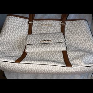 *Bundle* NBW:Michael Kors Sady Large Vanilla Leather Tote&Signature Large Wallet